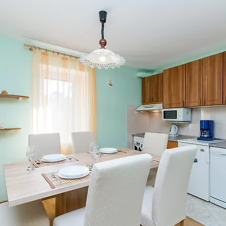 Mala Punta Apartamento Kaštela